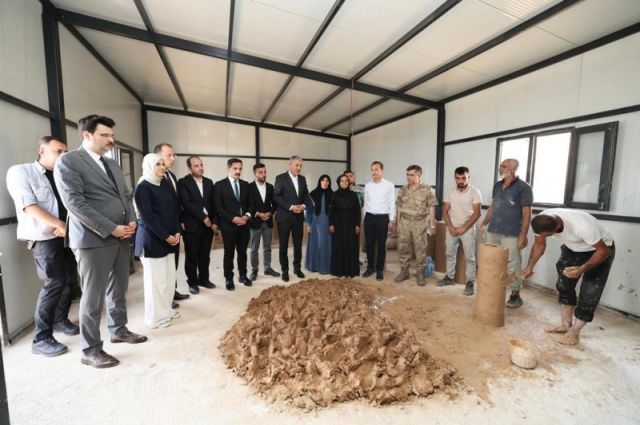 Mardin'de "Geleneksel Arı Kovanı Üretim Projesi" Başladı
