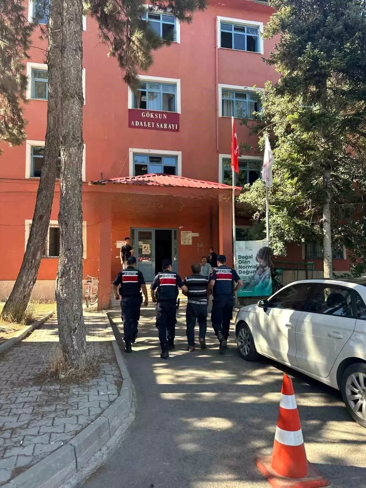 Der Imker, der für den Waldbrand in der Gemeinde Göksun in Kahramanmaraş verantwortlich…