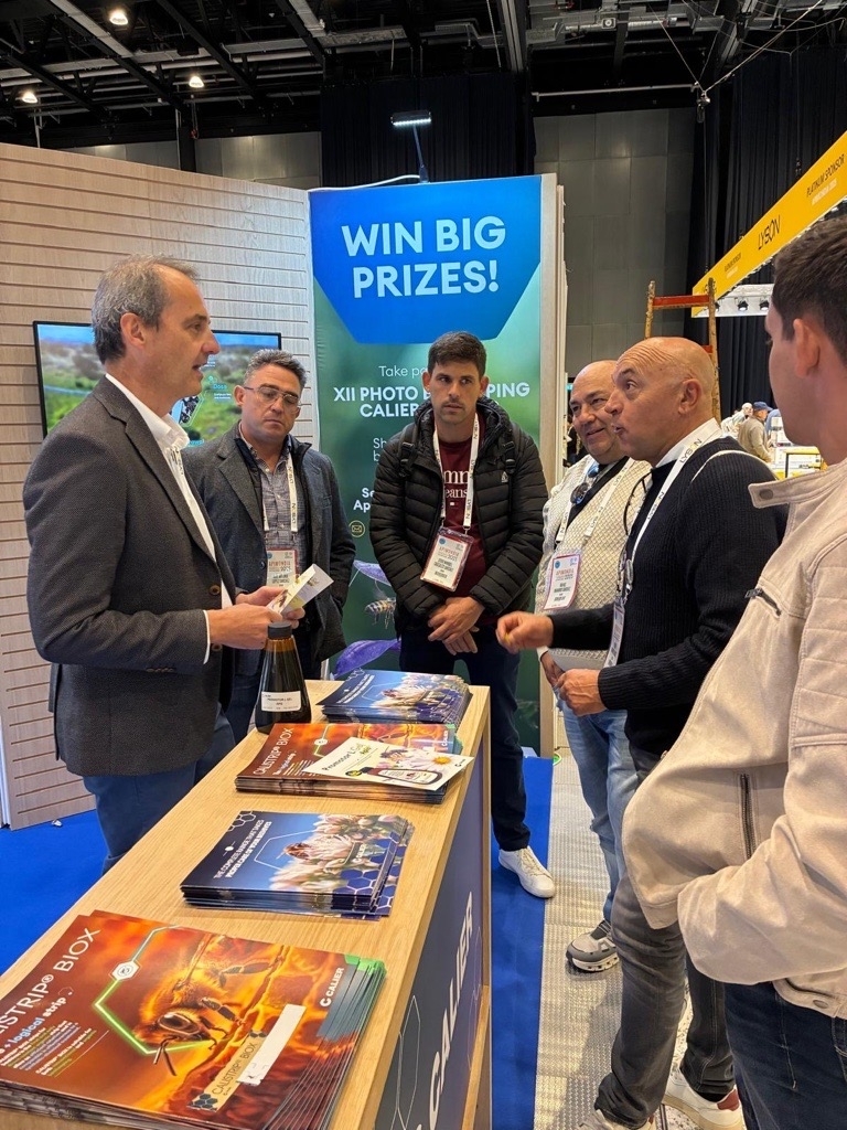 Calier presenta en APIMONDIA su gama completa para el cuidado de las abejas