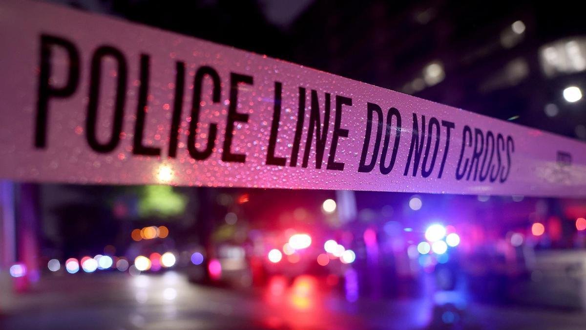 ESTADOS UNIDOS | Tres agentes resultan heridos en un tiroteo en Filadelfia que acaba con el atacante abatido