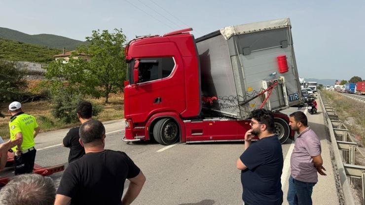 A bee left hundreds of people stranded Source: İHA In the Orhangazi district of Bursa, the…