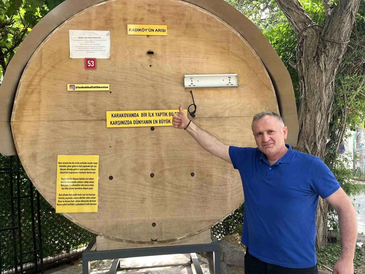 Dünyanın En Büyük Yuvarlak Bal Kovanı Kadıköy'de