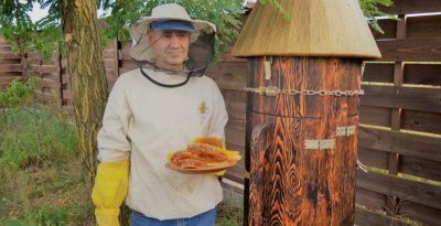 Honeycomb honey is gaining popularity in Ukraine, as noted by beekeeper Valeriy Kureyko,…