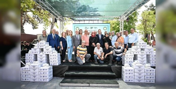 
 

LIFE

Published: June 16, 2026 17:58
 Edited: June 16, 2026 17:58 

 
 Balıkesir Metropolitan Municipality provided significant support to producers by dist