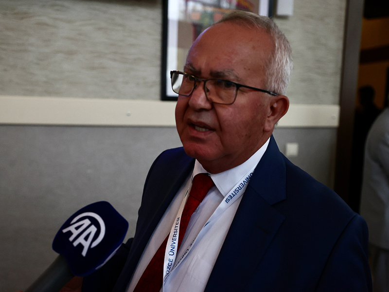 Arıcılık sektörü iklim değişikliğine hazırlanıyor
Bal ve arı ürünleri piyasada en çok talep gören ürünler. Bu durum arıcılık sektörünün önemini de arttırıyor. Sektör ürün kaybı yaşamamak için kendini güncelliyor, özellikle de iklim değişikliğine karşı haz