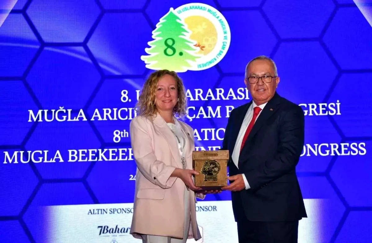 Balıkesir'e Uluslararası kongrede arıcılık ödülü