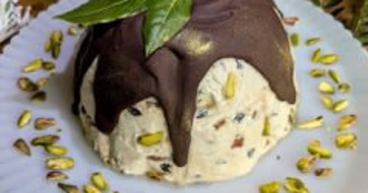 Noel Pudingli Bal Bomba Şahane bir şekilde festivale uygun olan bu dondurma bal bombası,…