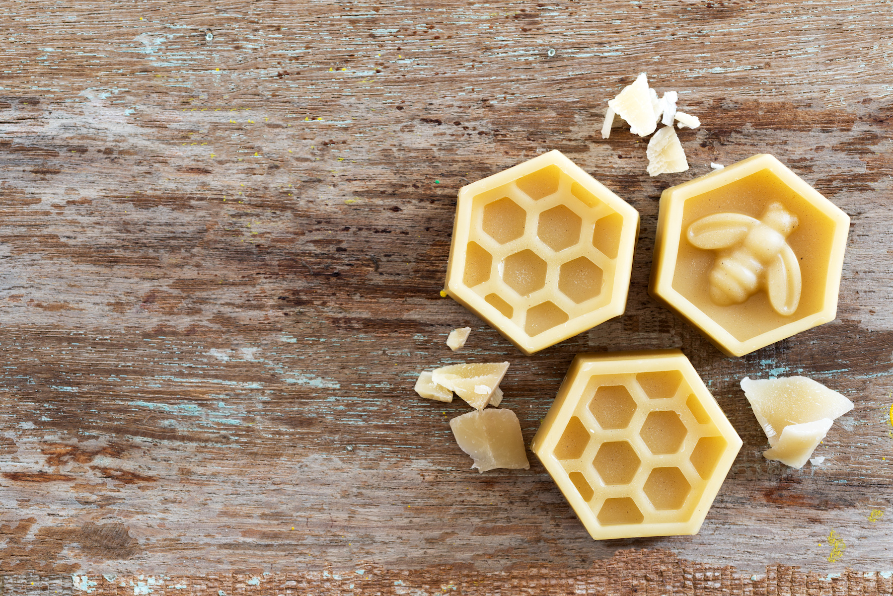 Qu'est-ce que la cire d'abeille et comment est-elle fabriquée