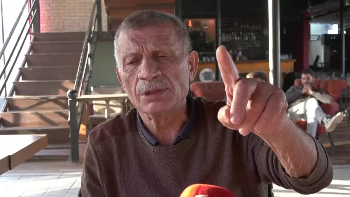 Widerspruch gegen das Steinbruchprojekt in Rize Kazım Delal, einer der Dorfbewohner, die vor…