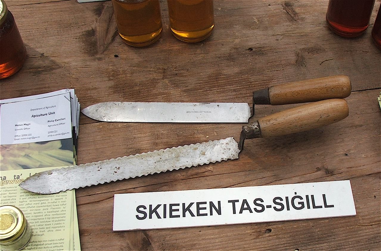 Ahşap saplı düz ve dişli sır alma bıçakları