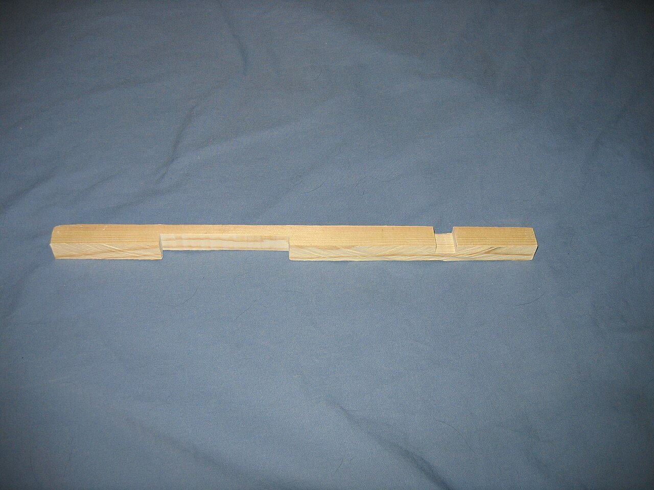 Wooden entrance reducer